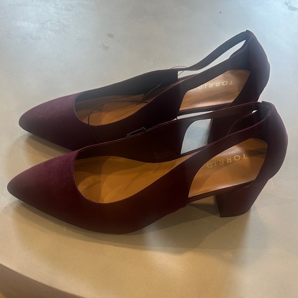 Torrid Burgundy Pointed Toe Heels - Picture 4 of 4